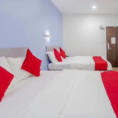 OYO 637 Fox Hotel  Quezon City Esterno foto