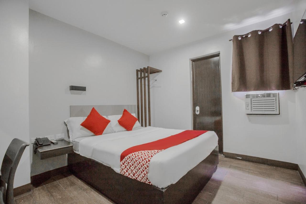 OYO 637 Fox Hotel  Quezon City Esterno foto