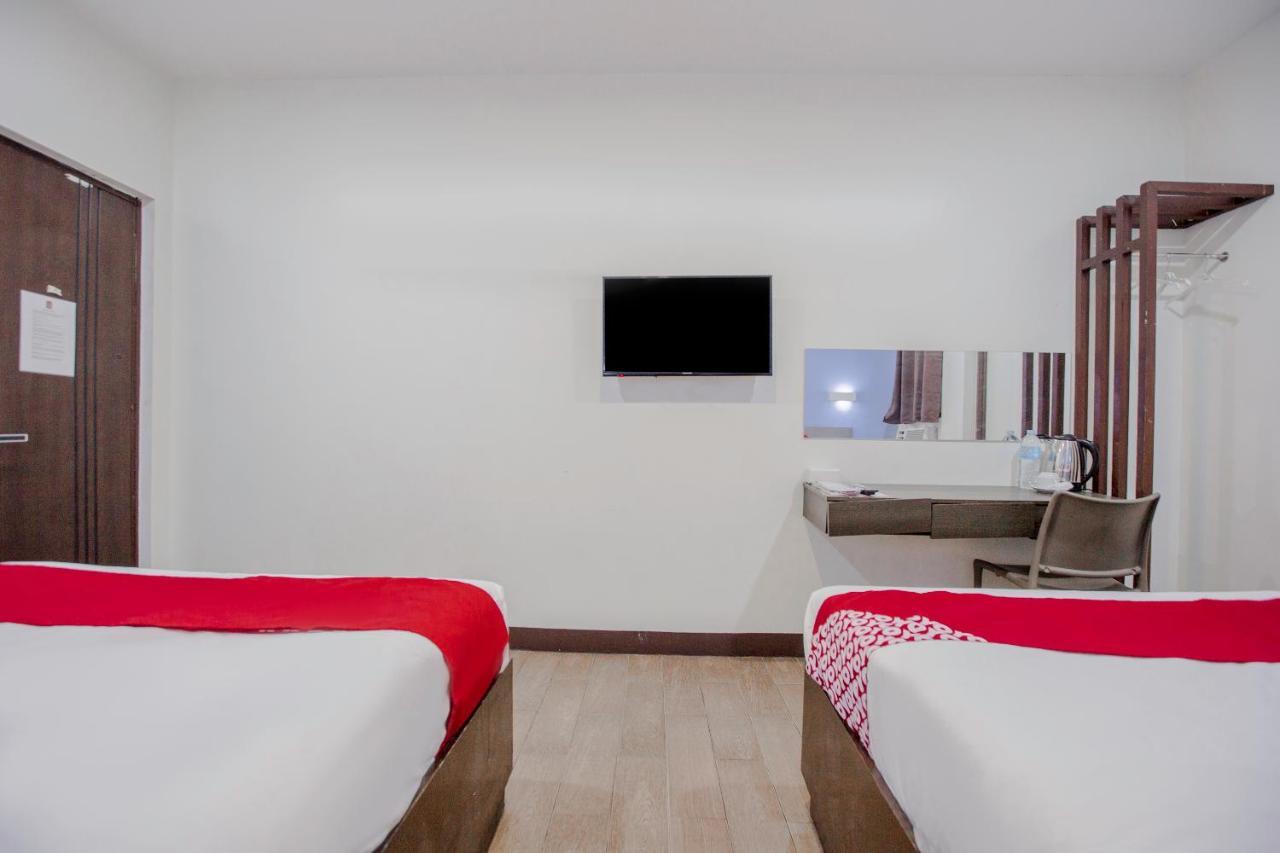 OYO 637 Fox Hotel  Quezon City Esterno foto