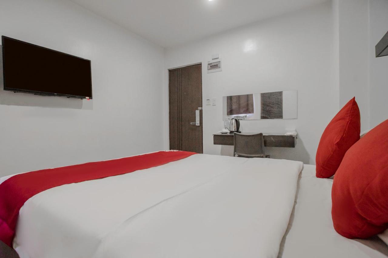 OYO 637 Fox Hotel  Quezon City Esterno foto