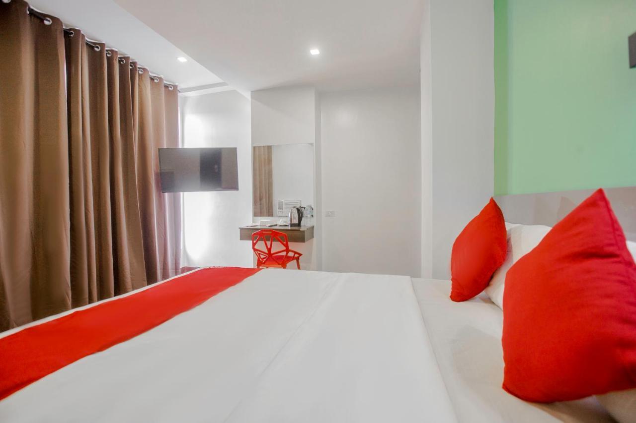 OYO 637 Fox Hotel  Quezon City Esterno foto