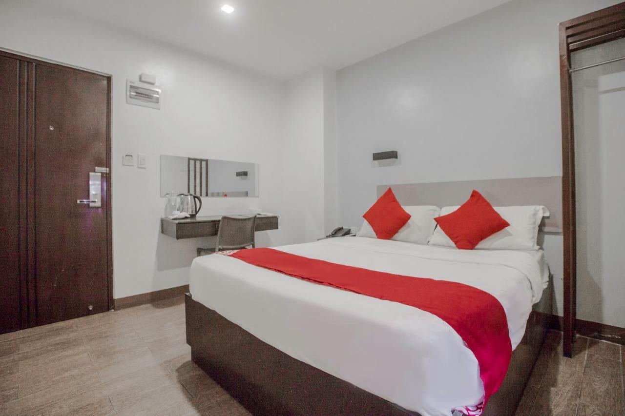 OYO 637 Fox Hotel  Quezon City Esterno foto