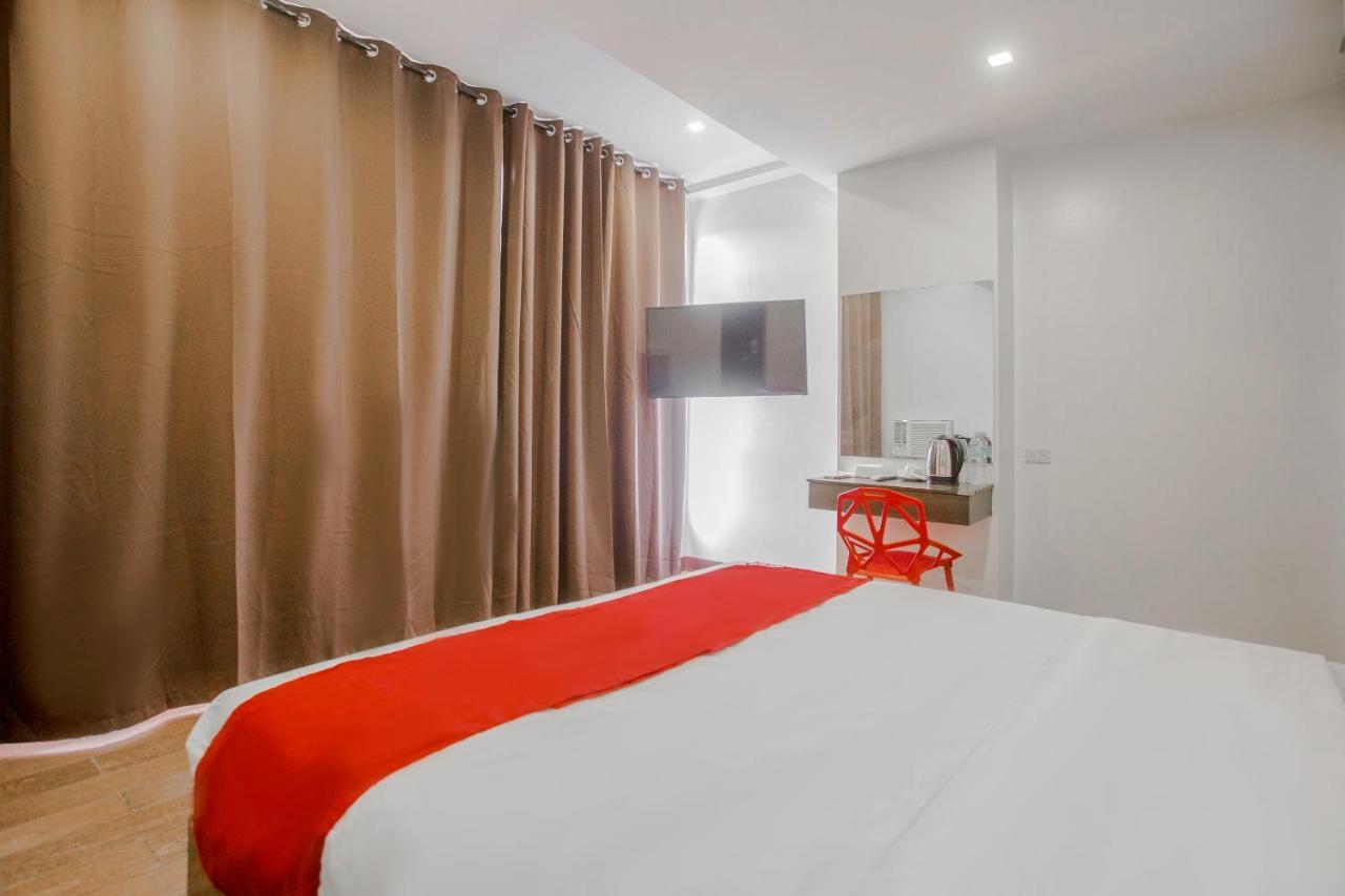 OYO 637 Fox Hotel  Quezon City Esterno foto