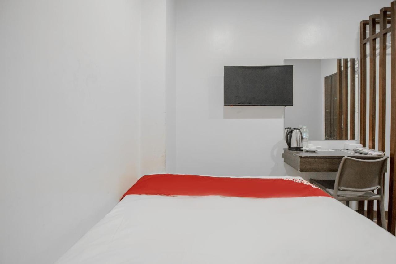 OYO 637 Fox Hotel  Quezon City Esterno foto