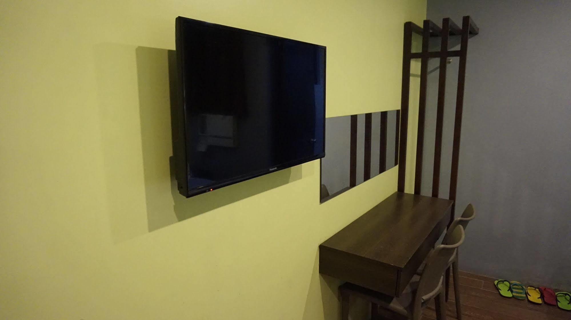 OYO 637 Fox Hotel  Quezon City Esterno foto
