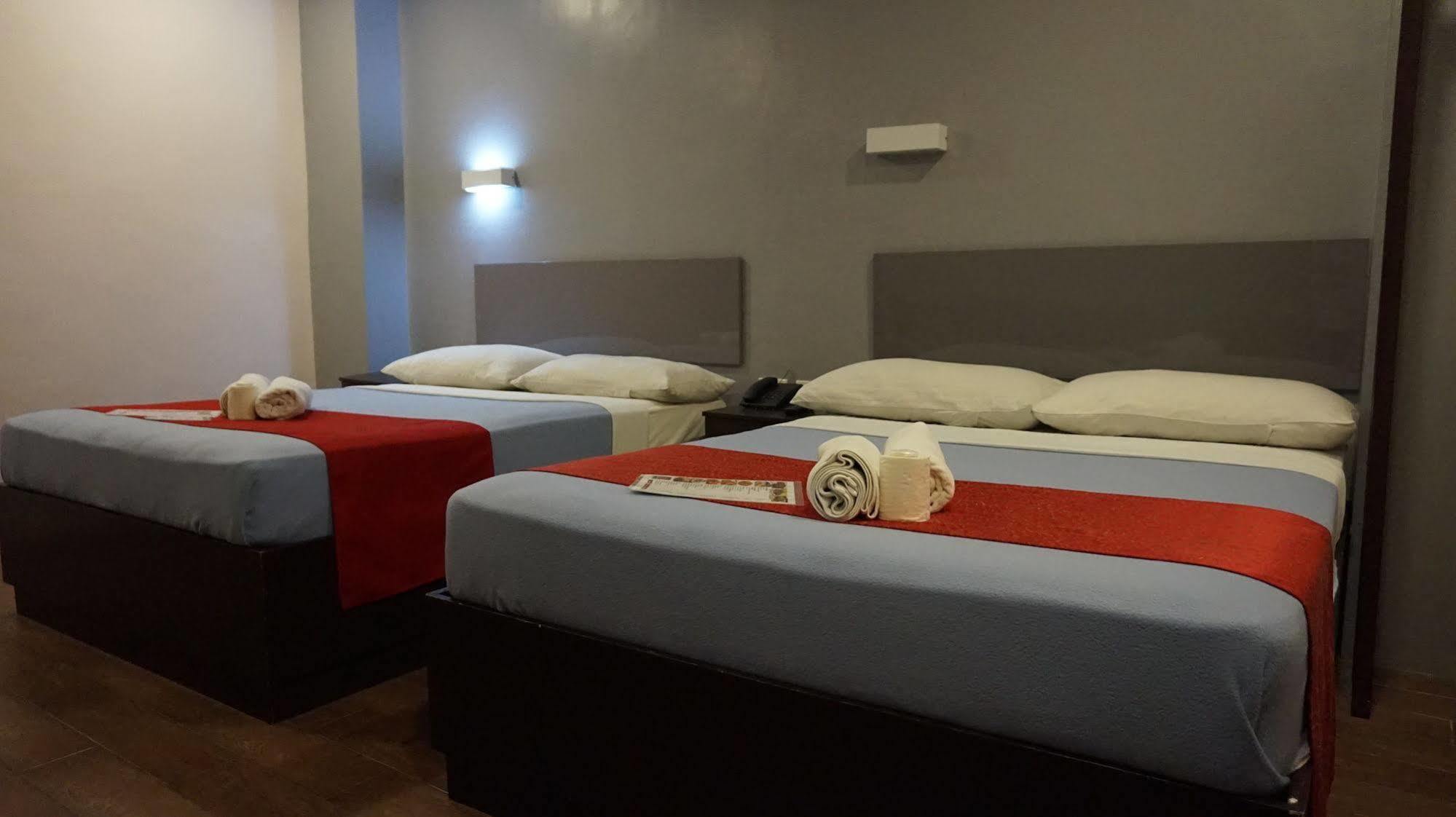 OYO 637 Fox Hotel  Quezon City Esterno foto