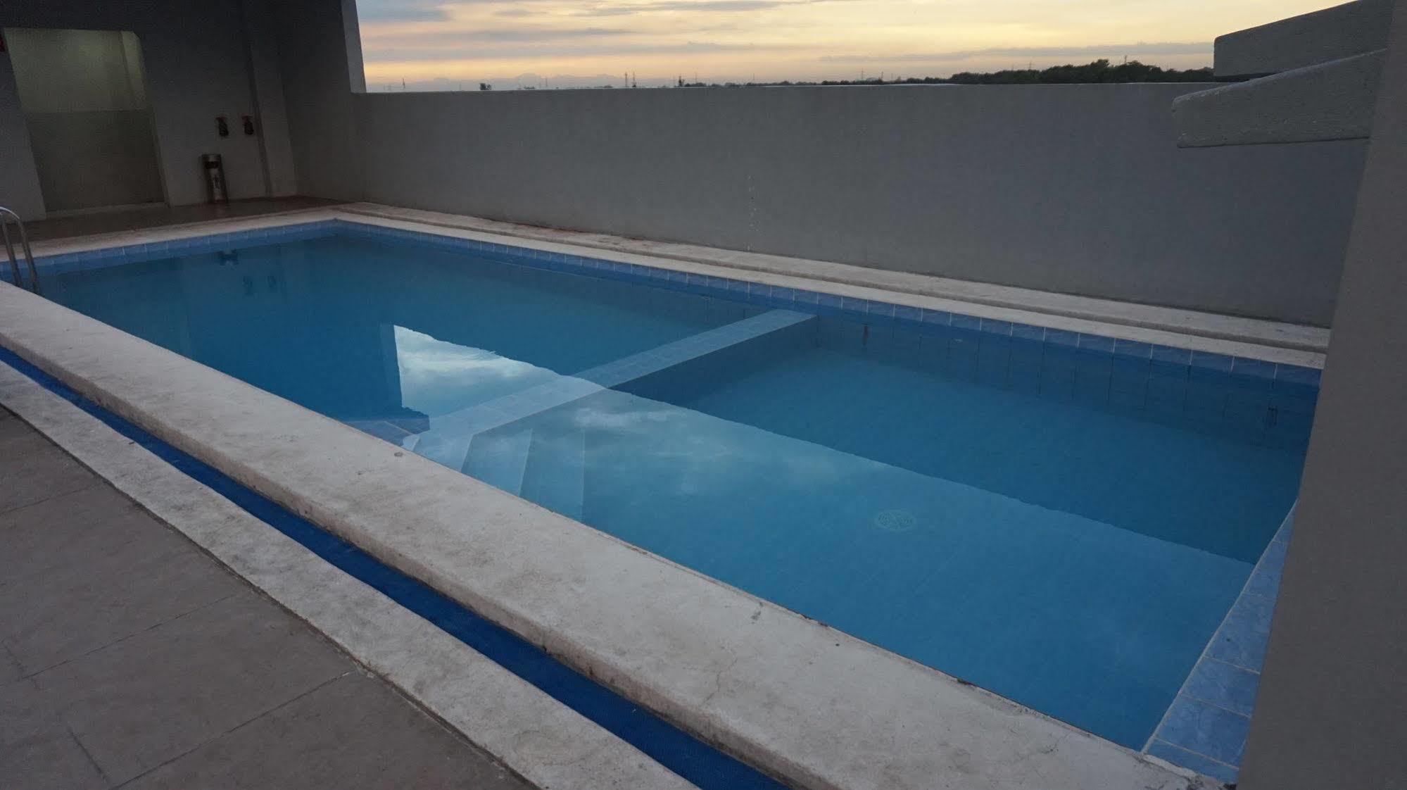 OYO 637 Fox Hotel  Quezon City Esterno foto